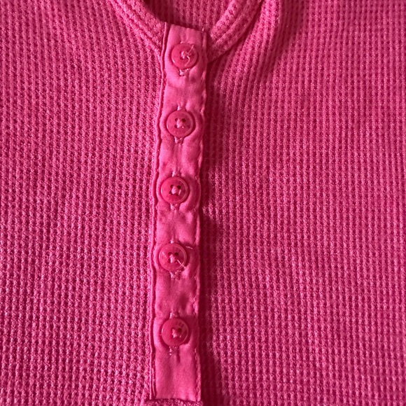 Guess Long Sleeve Waffle Hensley Thermal Front & Back V-Neckline (Small … - Picture 2 of 5